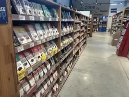 511-biocoop-coustellet-culture-bio-magasin-chocolat-commerce-equitable.webp