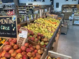 511-biocoop-coustellet-culture-bio-magasin-fruit-saison-pomme.webp