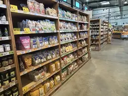 511-biocoop-coustellet-culture-bio-magasin-petit-dejeuner.webp